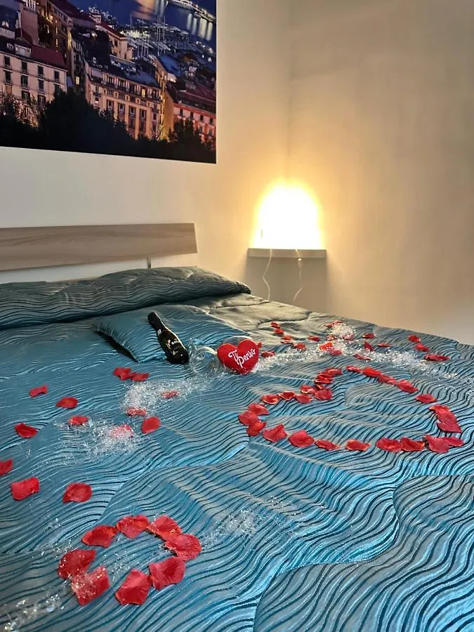 Mamm E Figl Panzió Nápoly 0*,